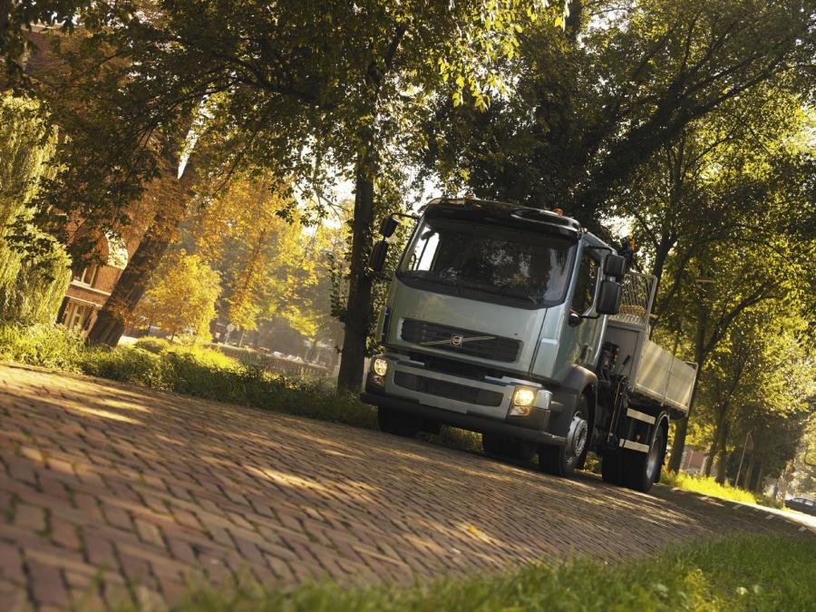  Volvo FL 2006 года  (фото 2 из 13)